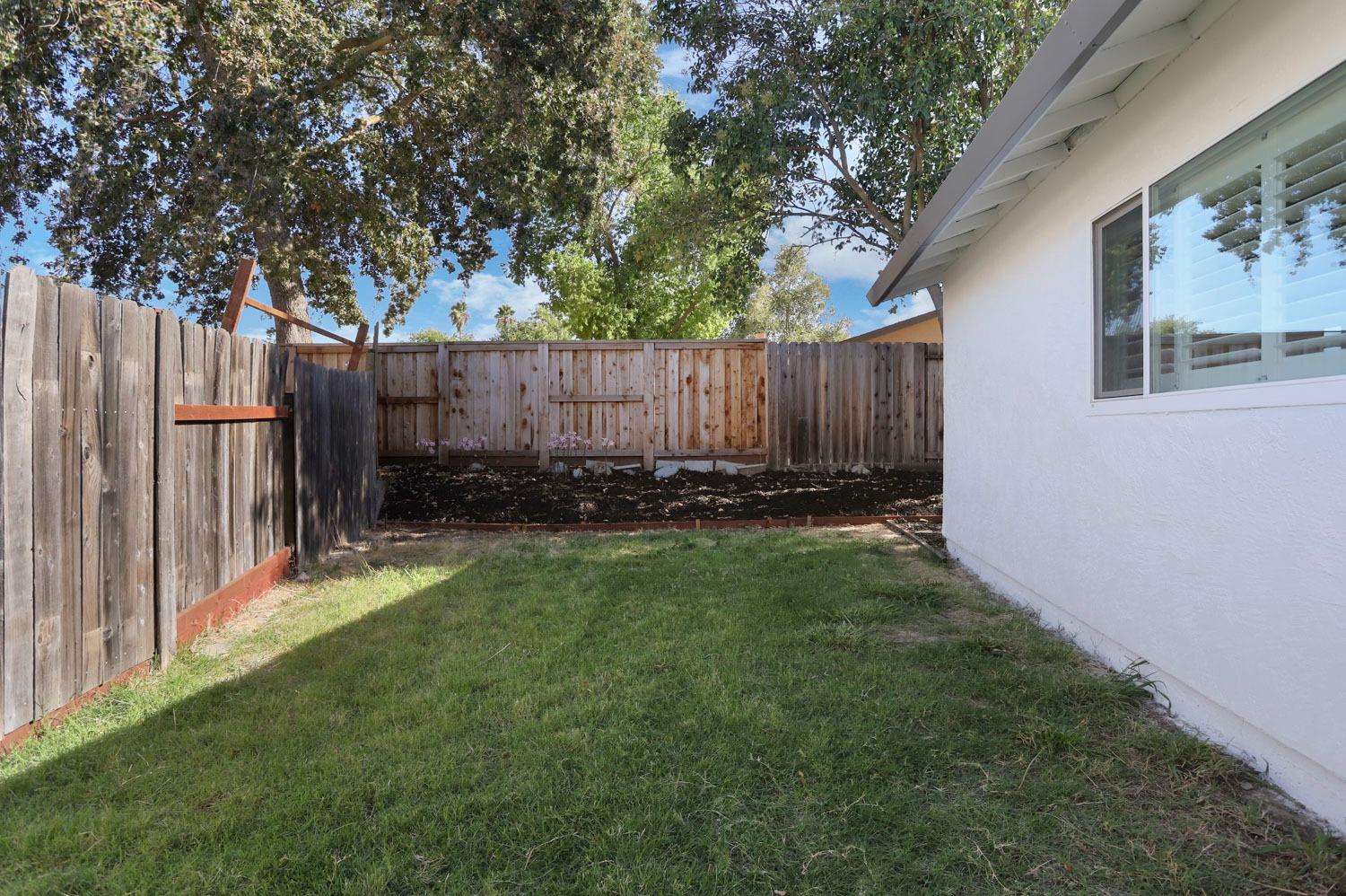 3913 Thornhill Drive