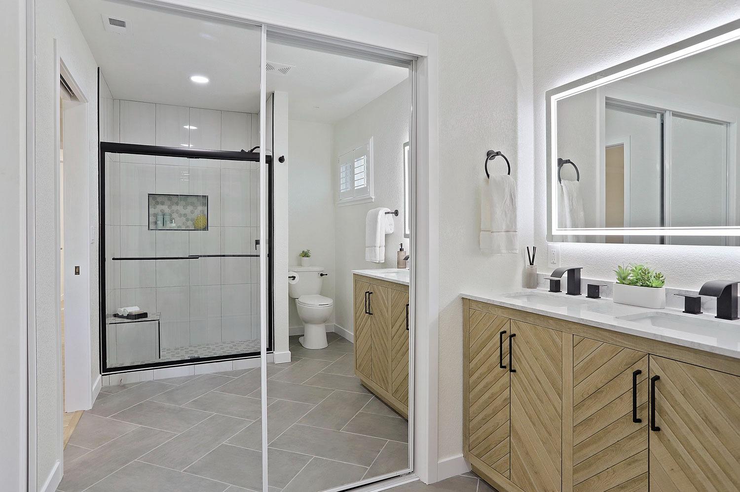 3913 Thornhill Drive