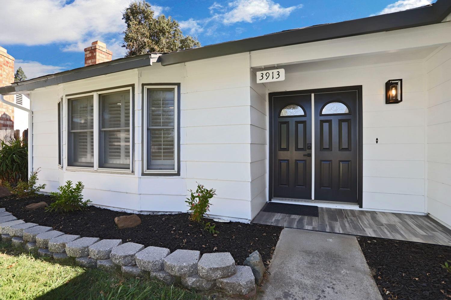 3913 Thornhill Drive