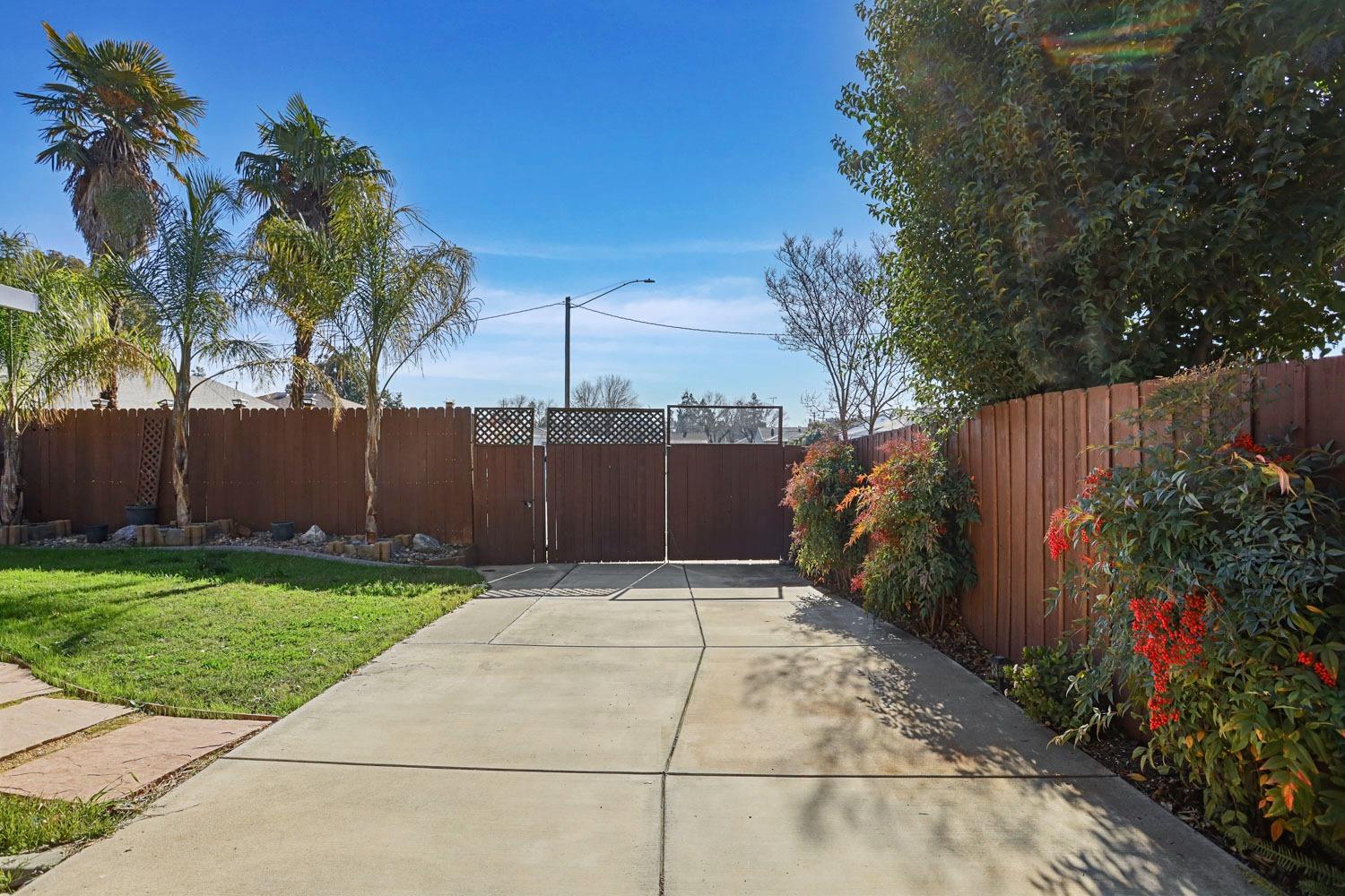 2166 River Drive