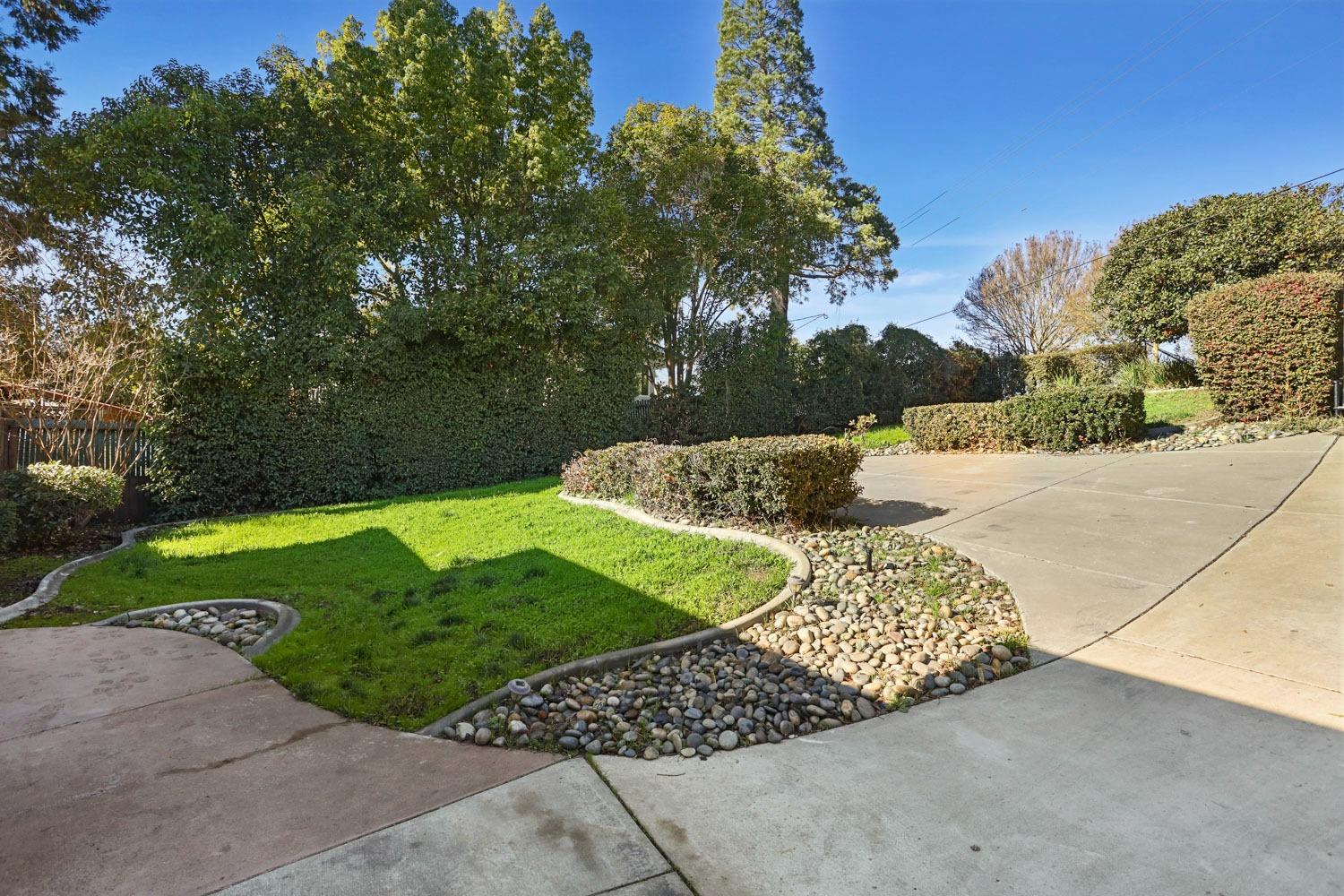2166 River Drive