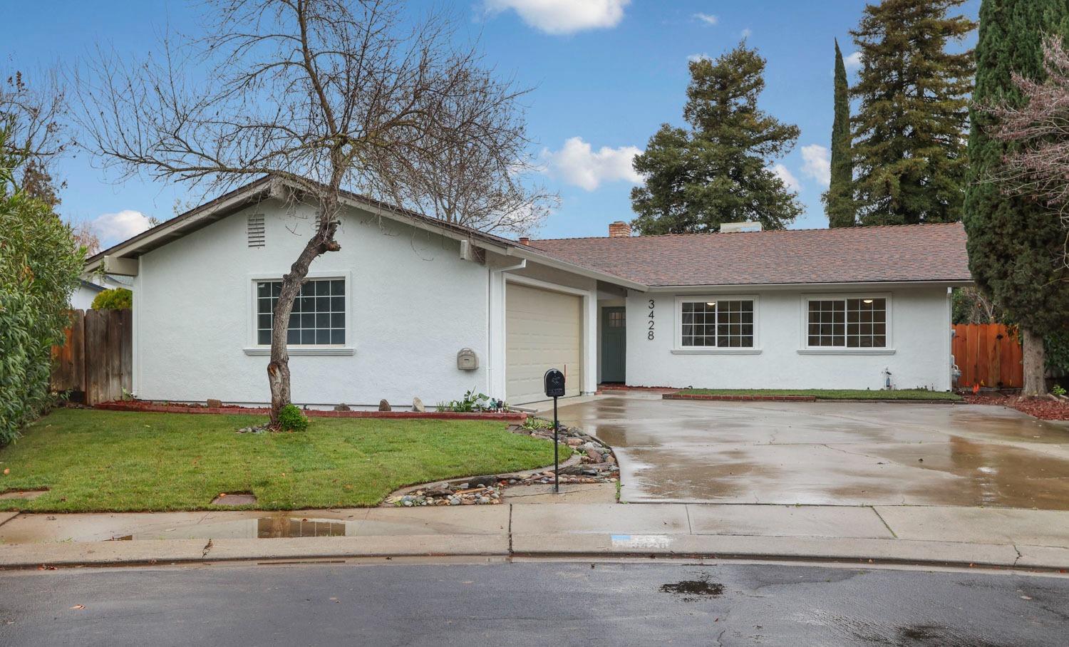 3428 Saginaw Court