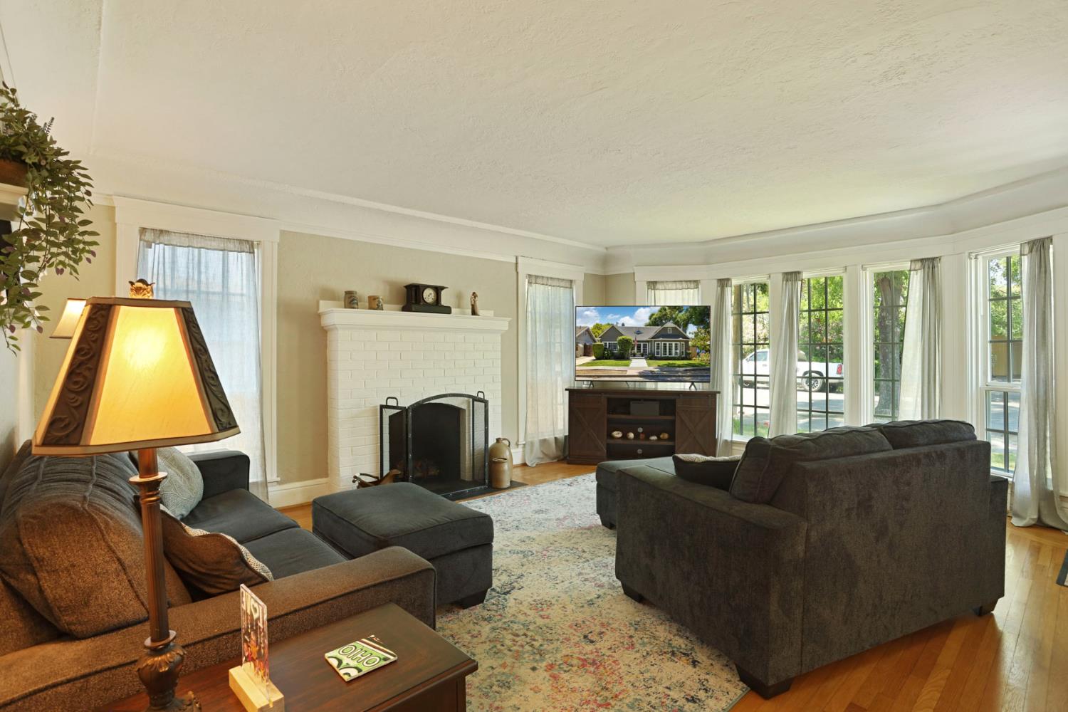 1128 W Walnut Street