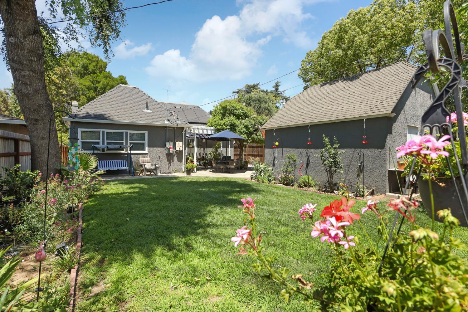 1128 W Walnut Street