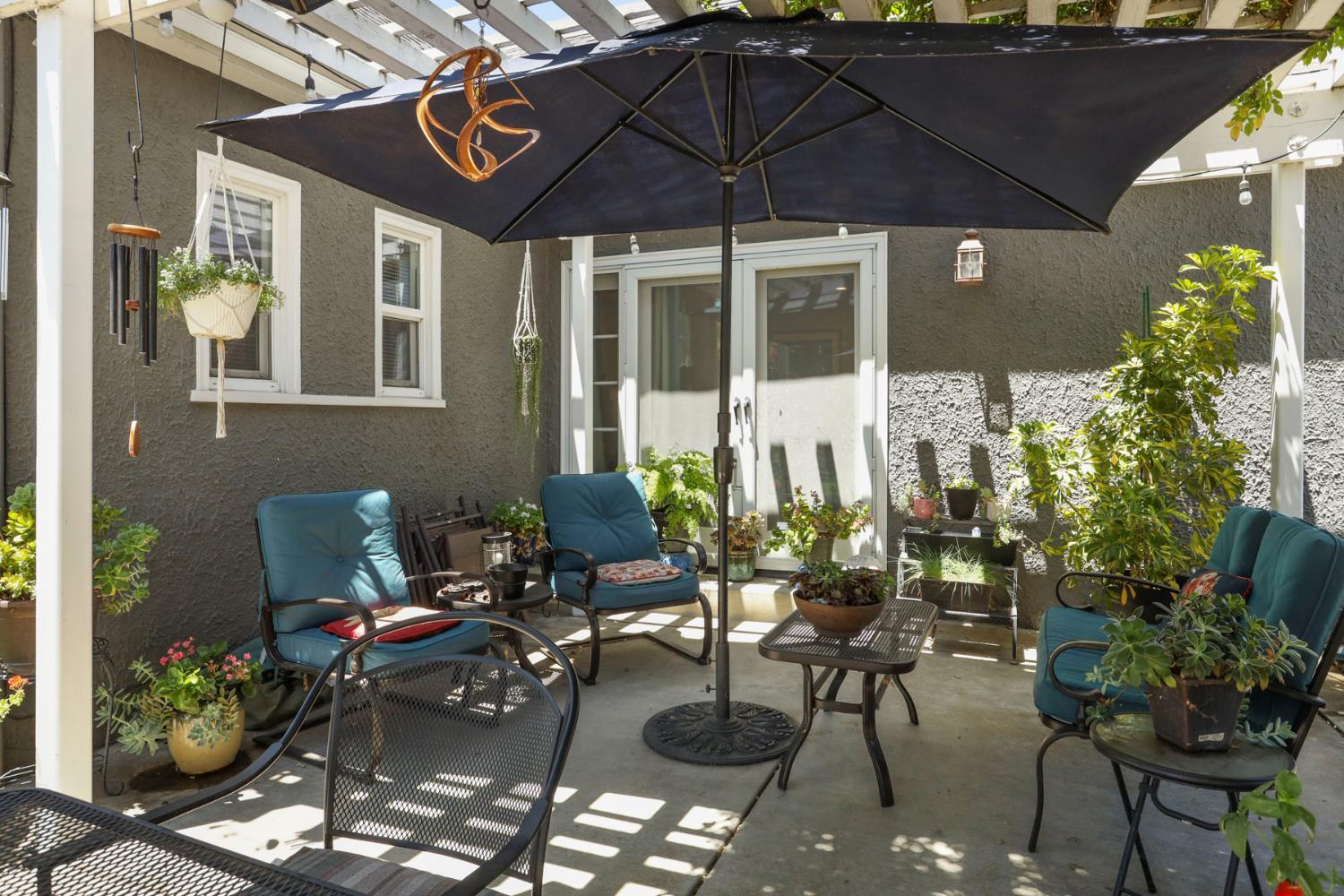 1128 W Walnut Street