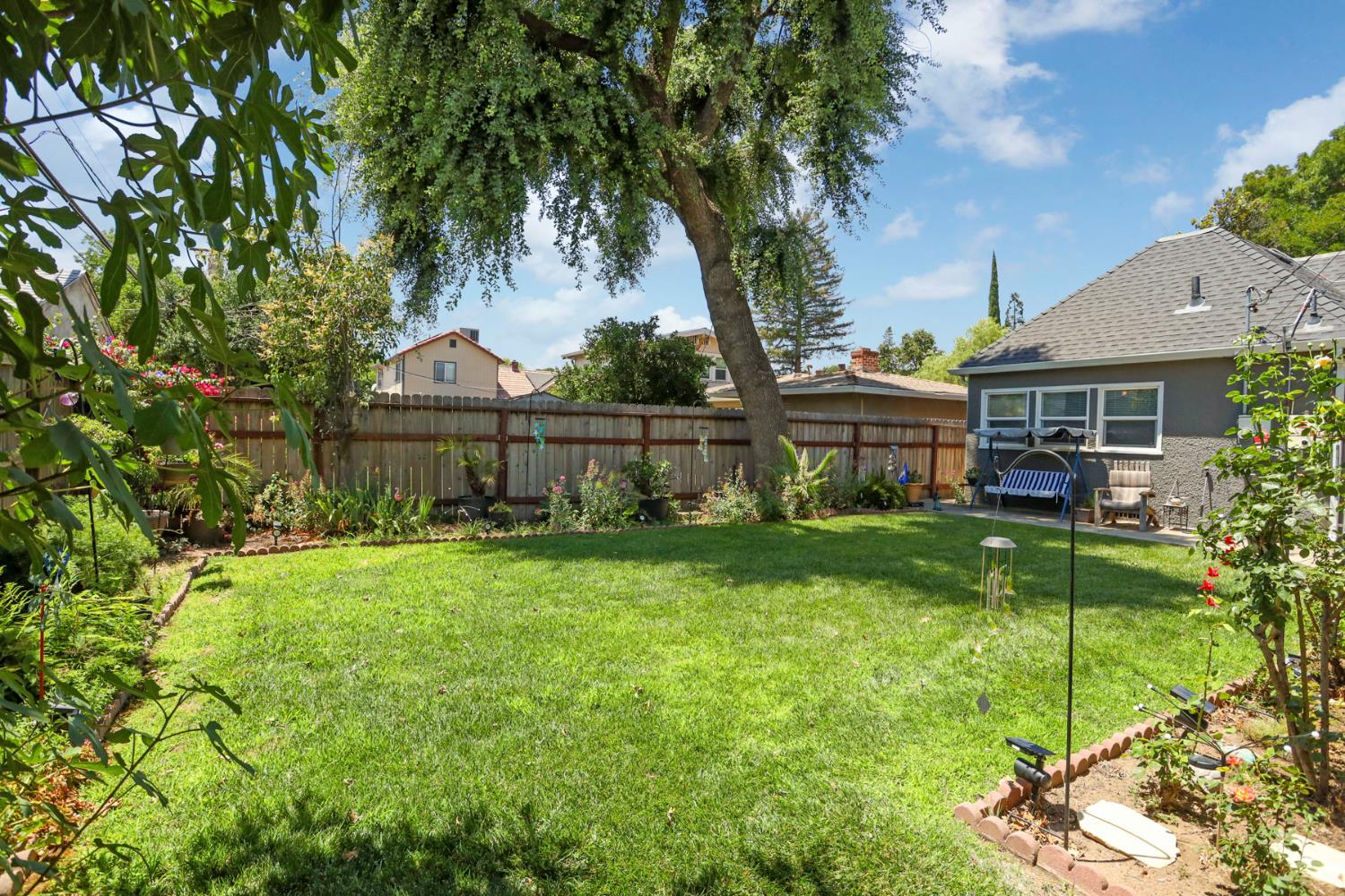 1128 W Walnut Street