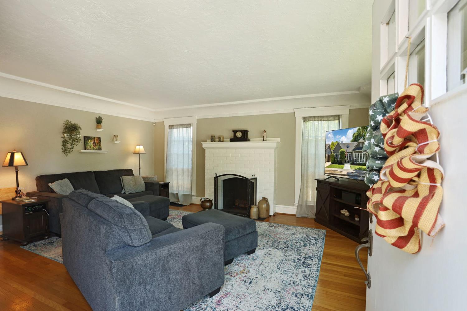 1128 W Walnut Street