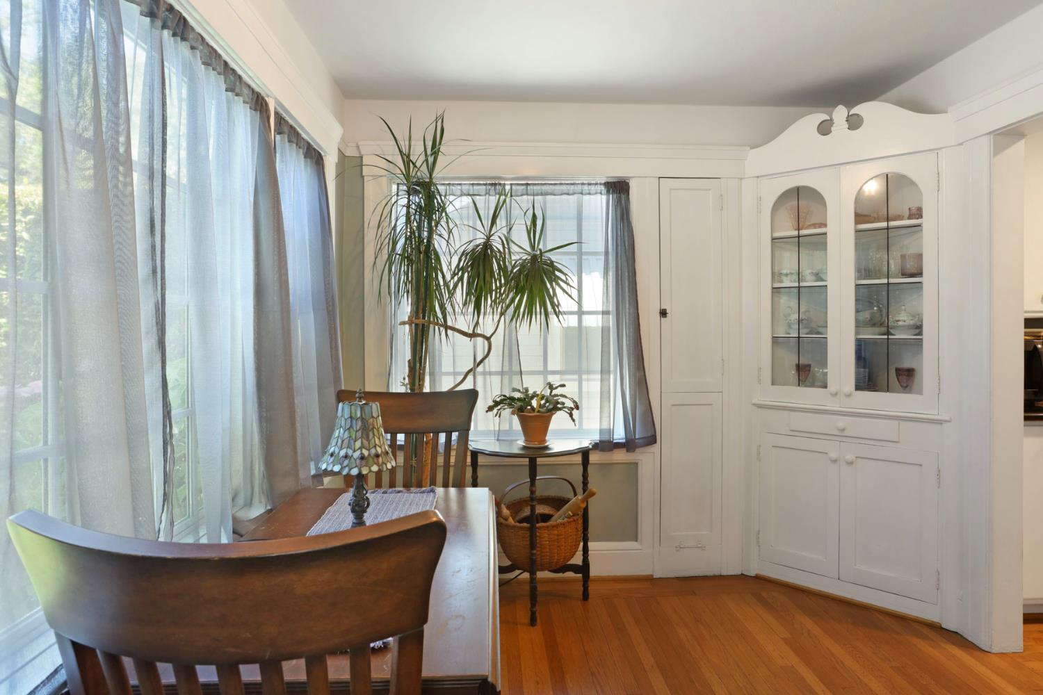 1128 W Walnut Street