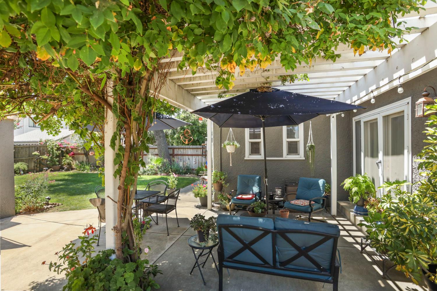 1128 W Walnut Street