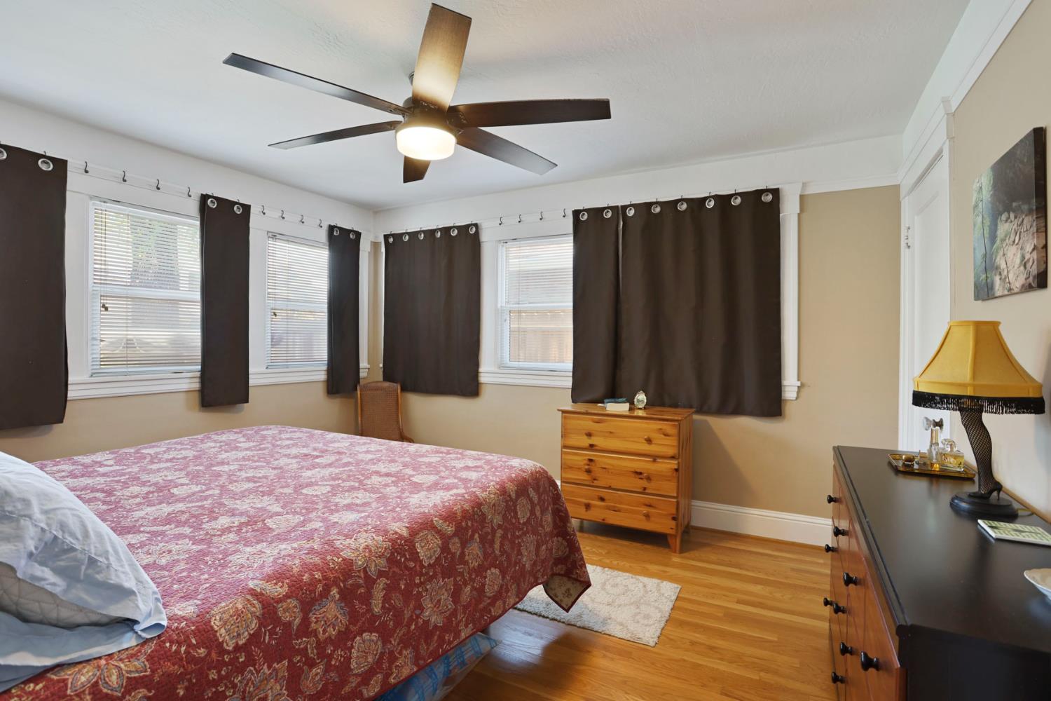 1128 W Walnut Street