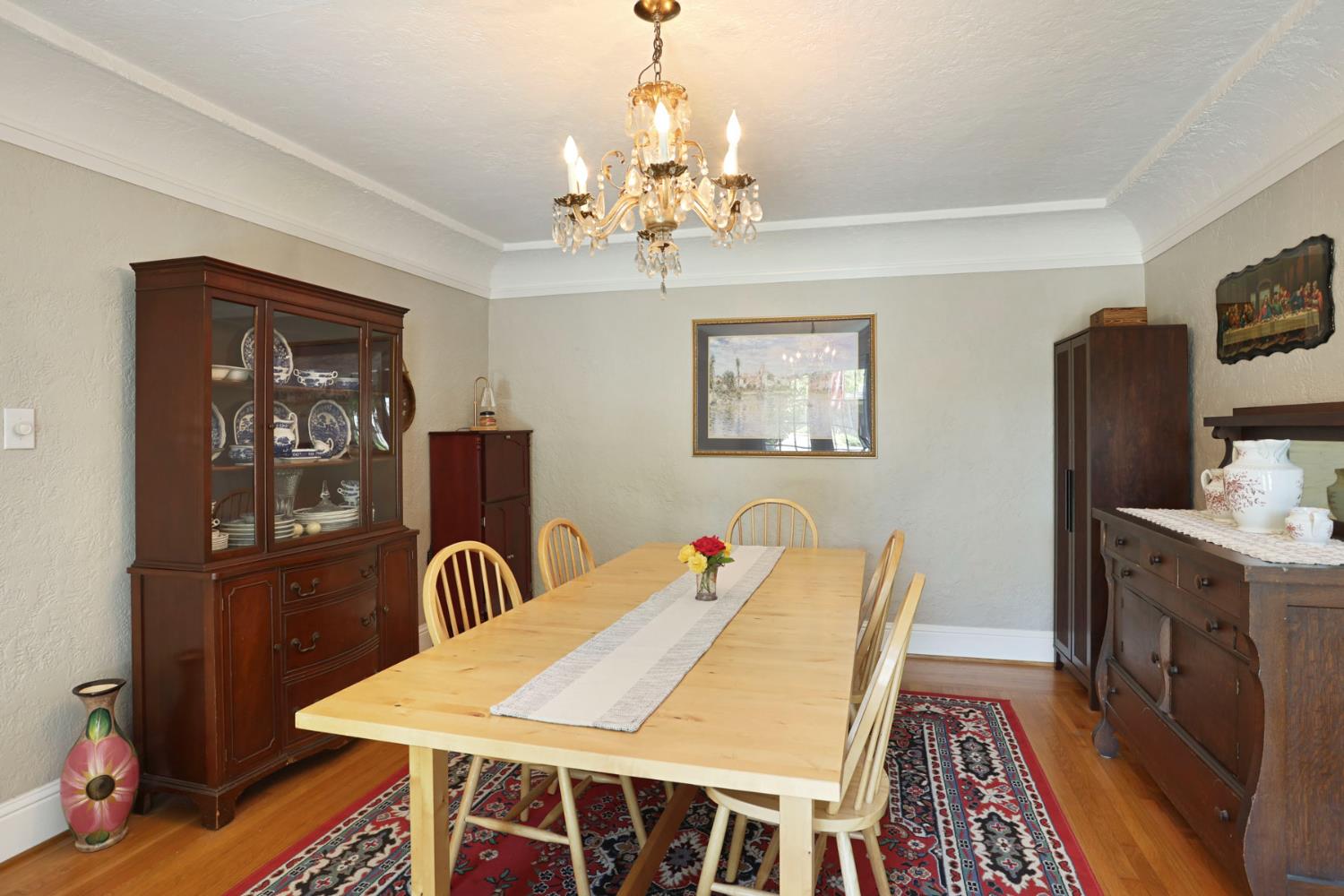 1128 W Walnut Street