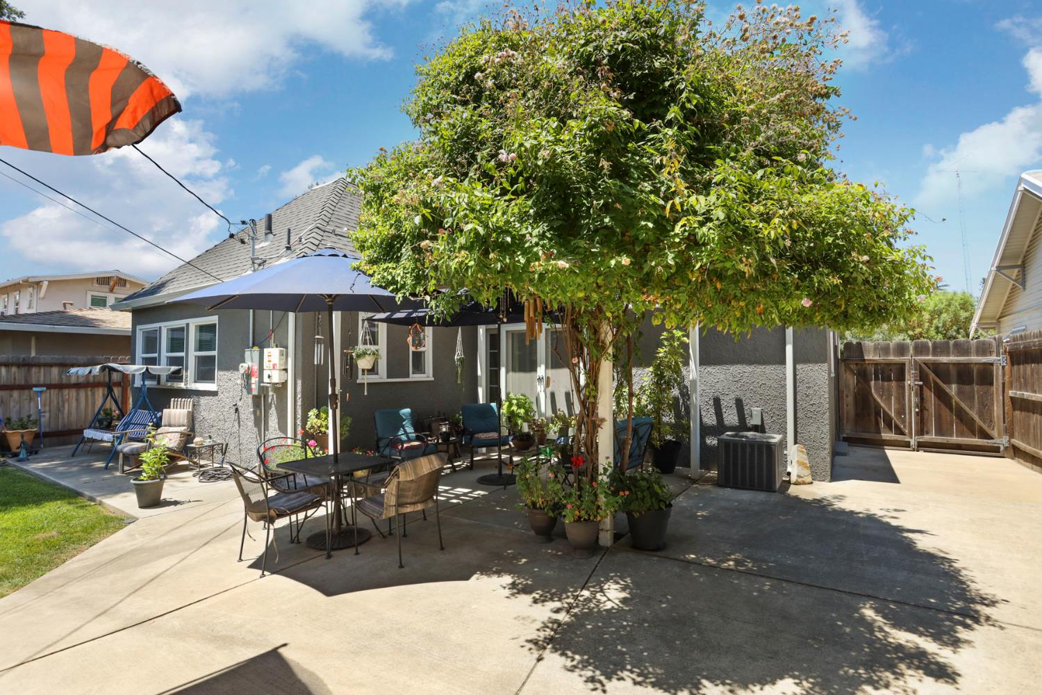 1128 W Walnut Street