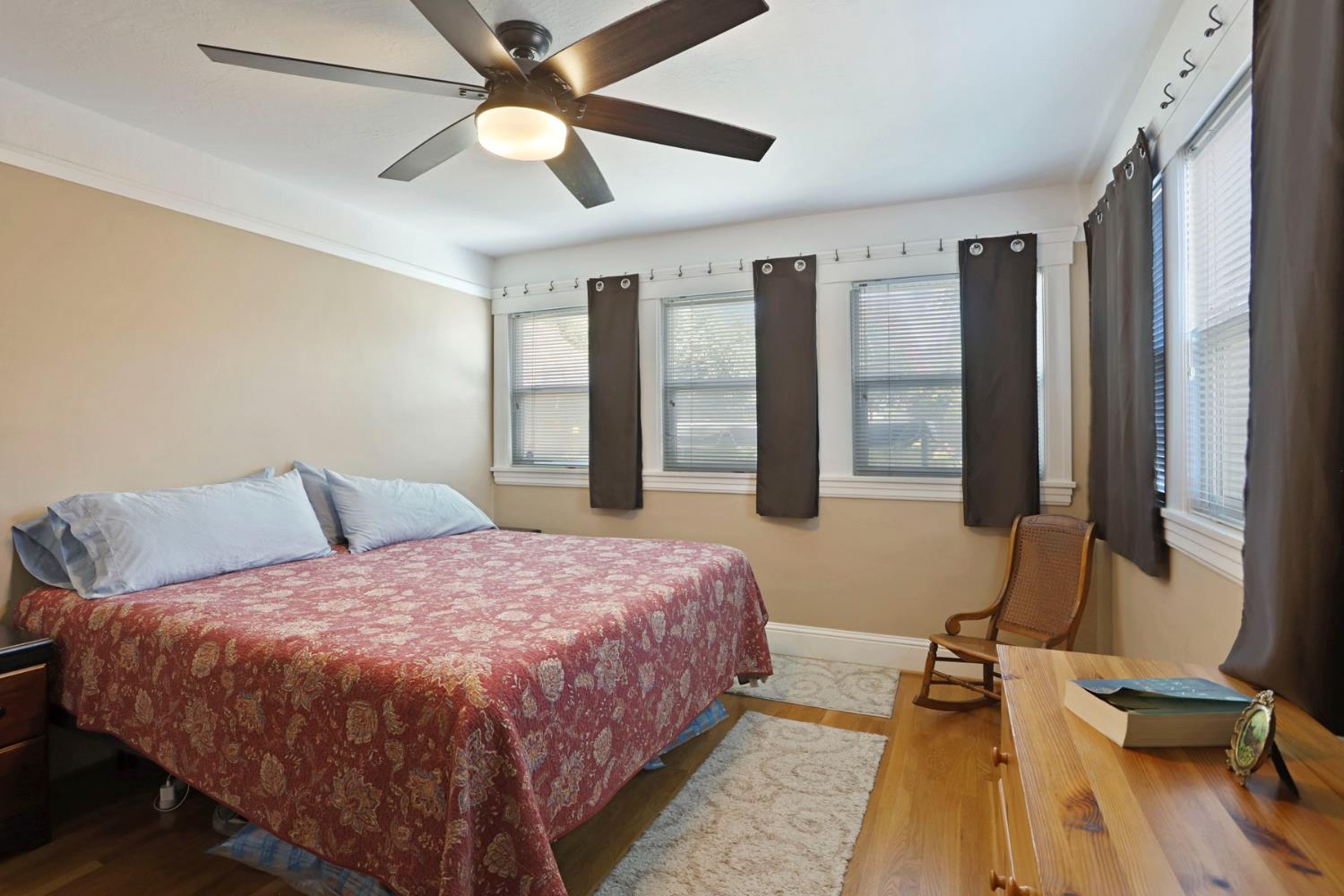 1128 W Walnut Street