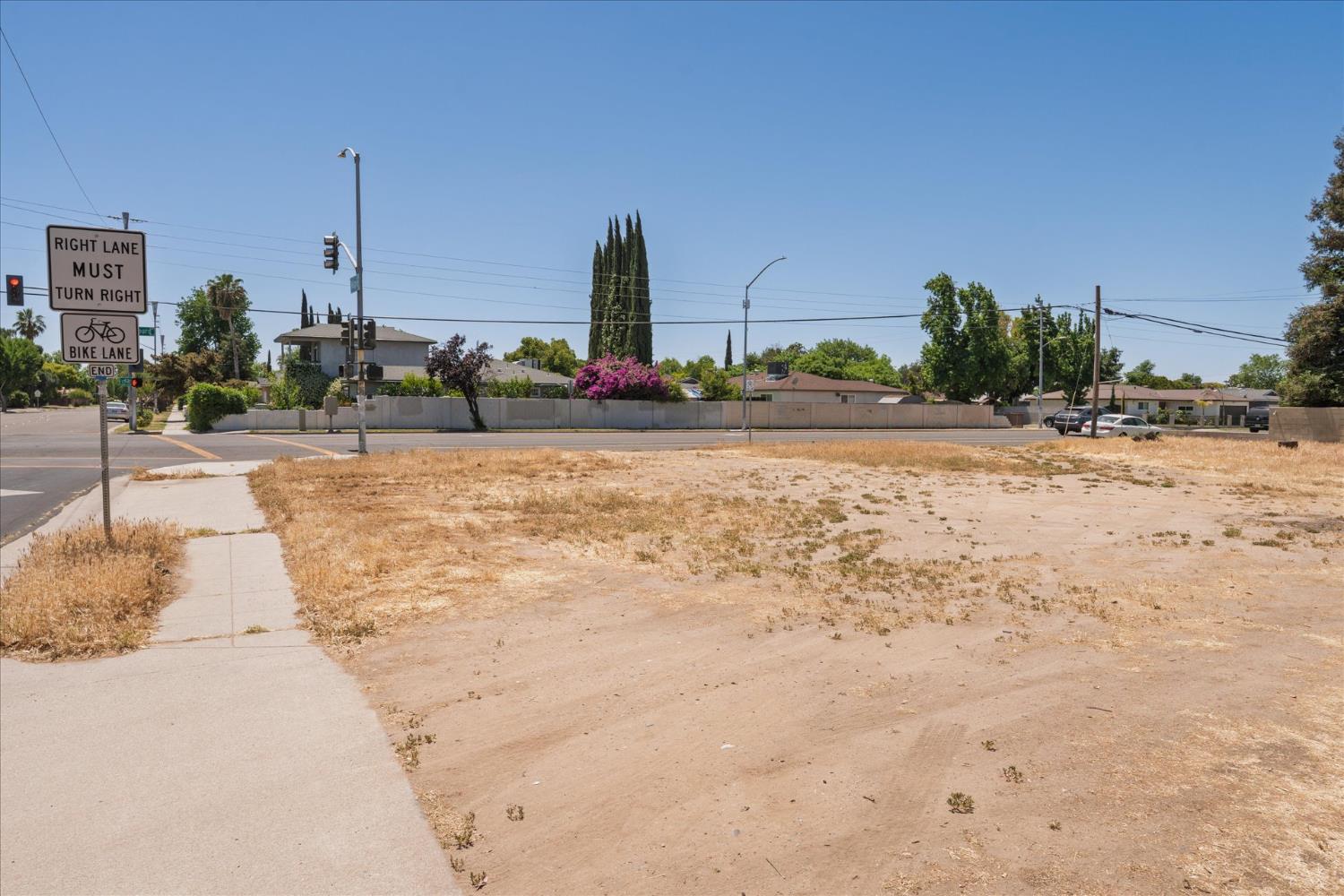 4615 N Maple Avenue