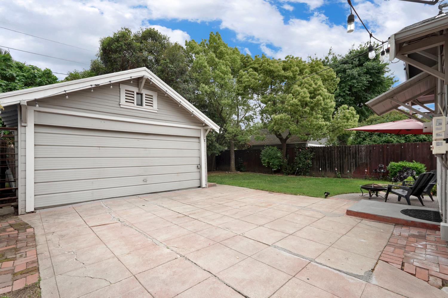 1120 W Walnut Street