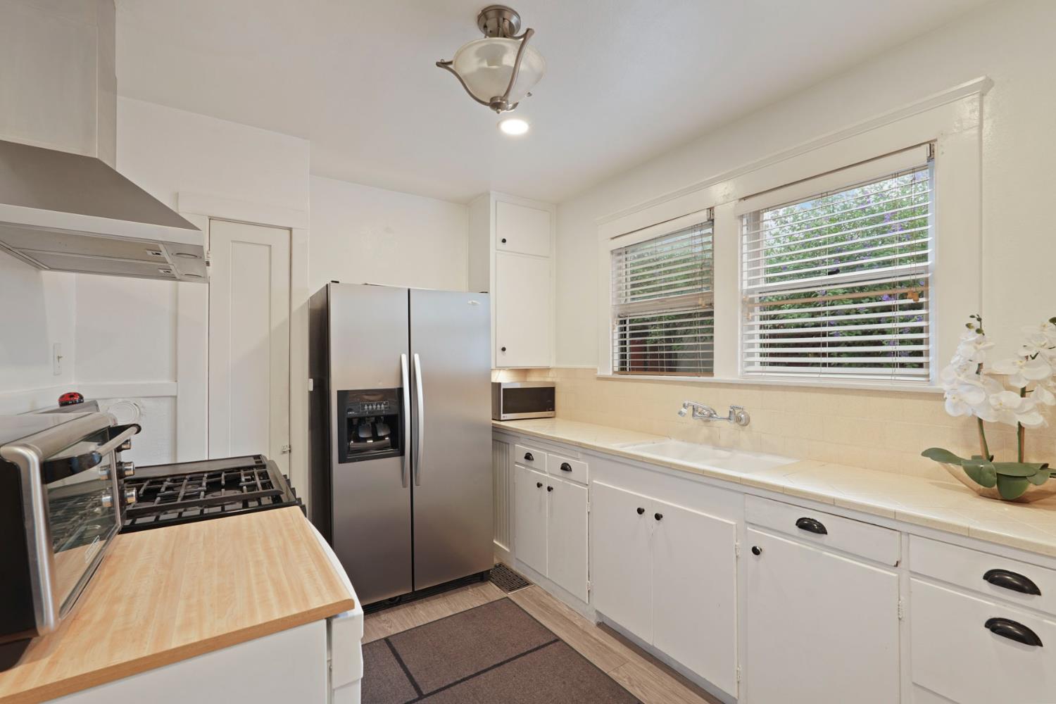 1120 W Walnut Street