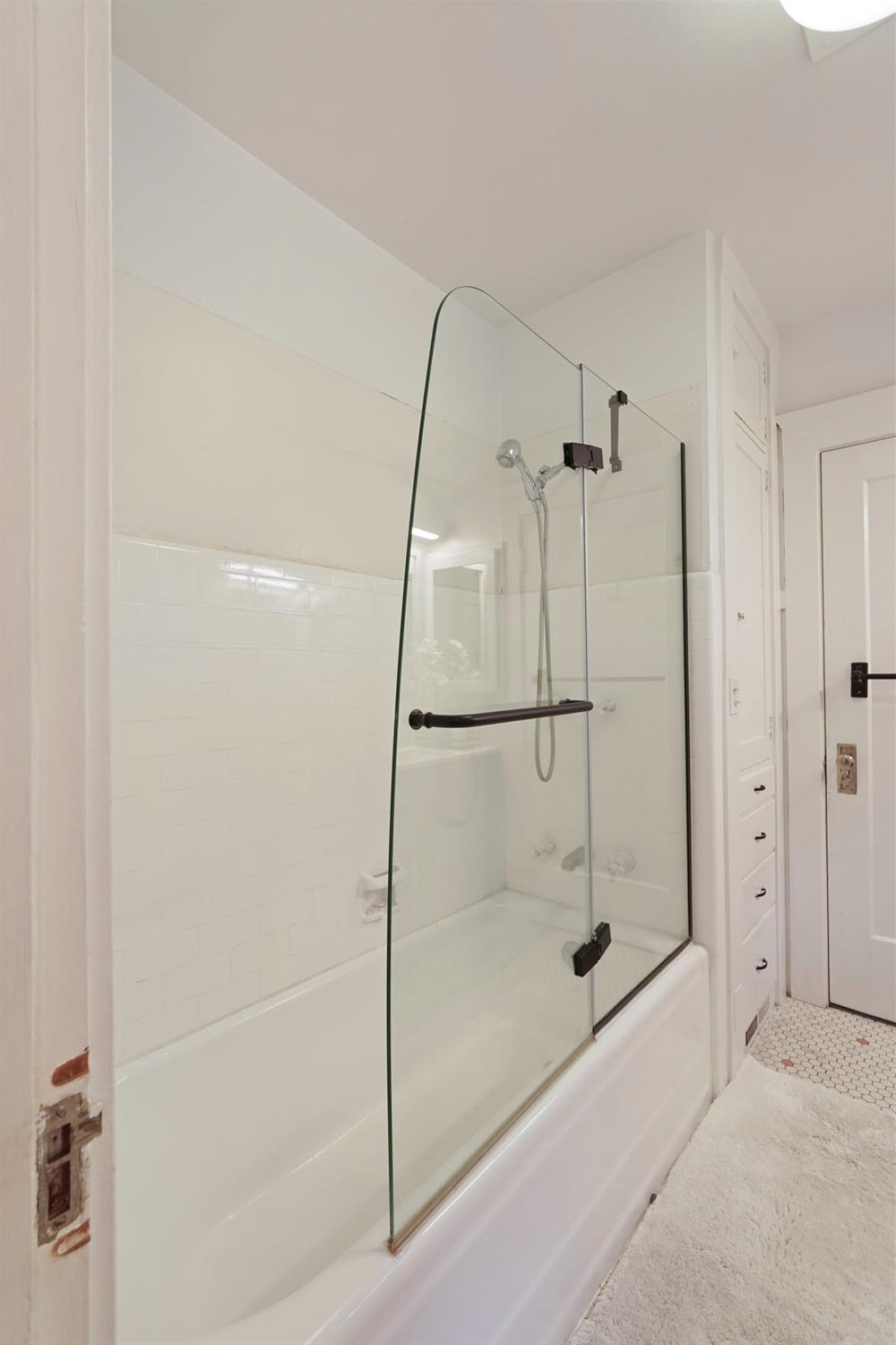 1120 W Walnut Street