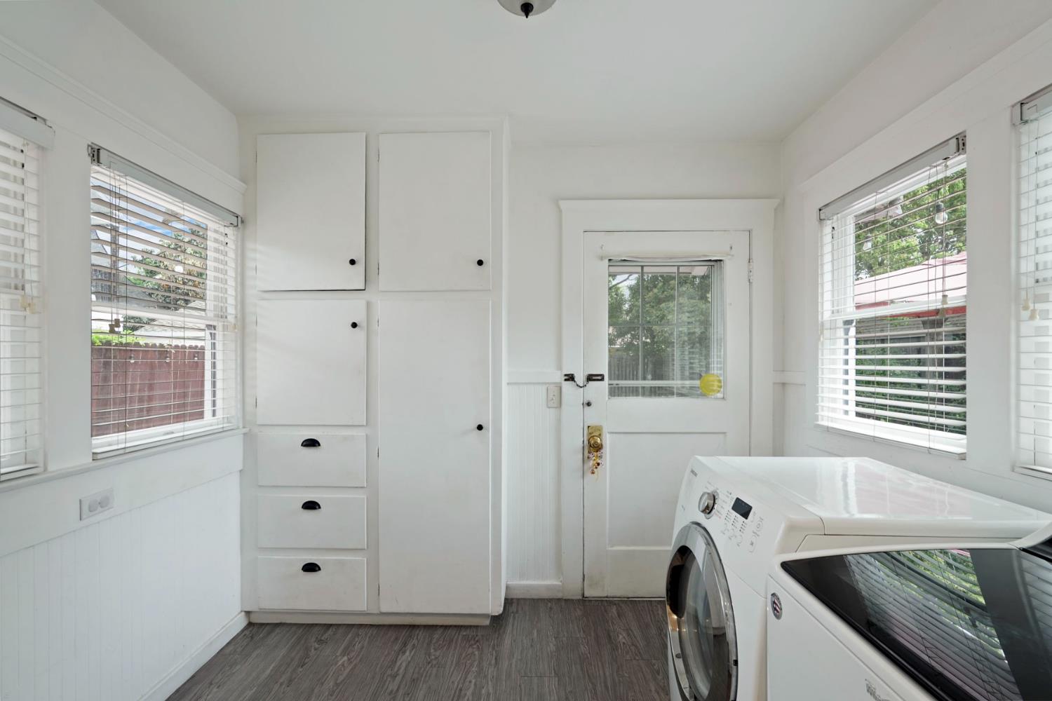 1120 W Walnut Street