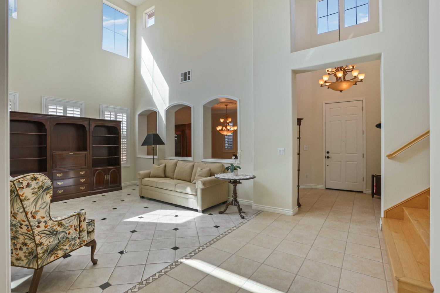 2127 Lighthouse Circle