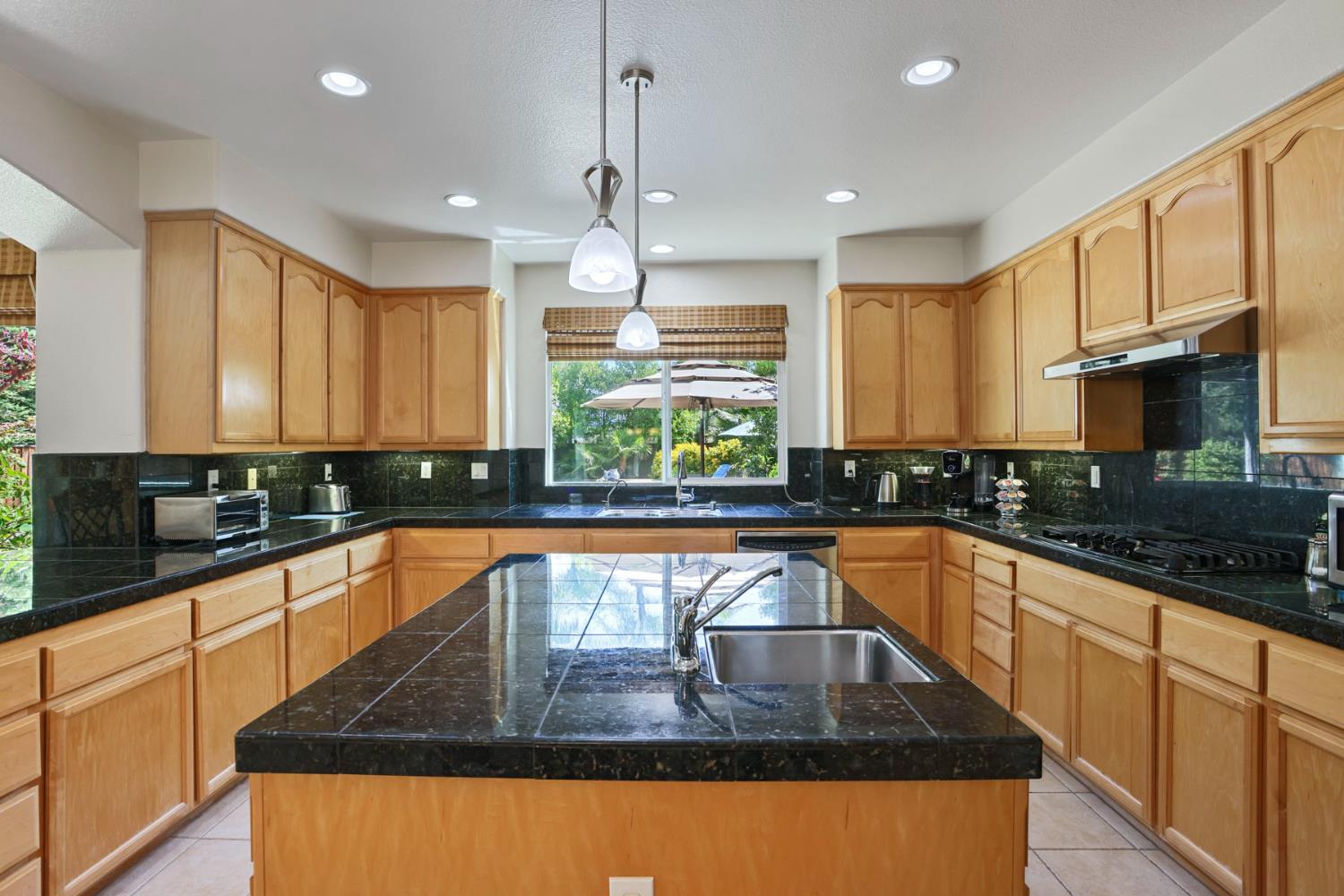 2127 Lighthouse Circle