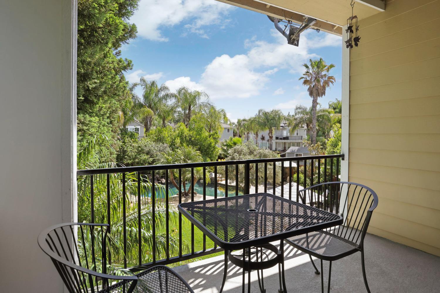 2127 Lighthouse Circle