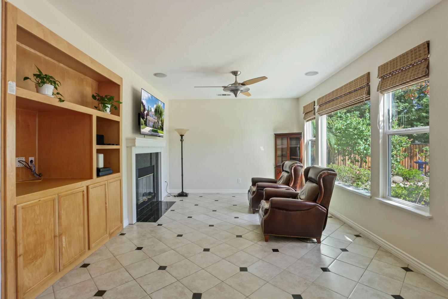 2127 Lighthouse Circle