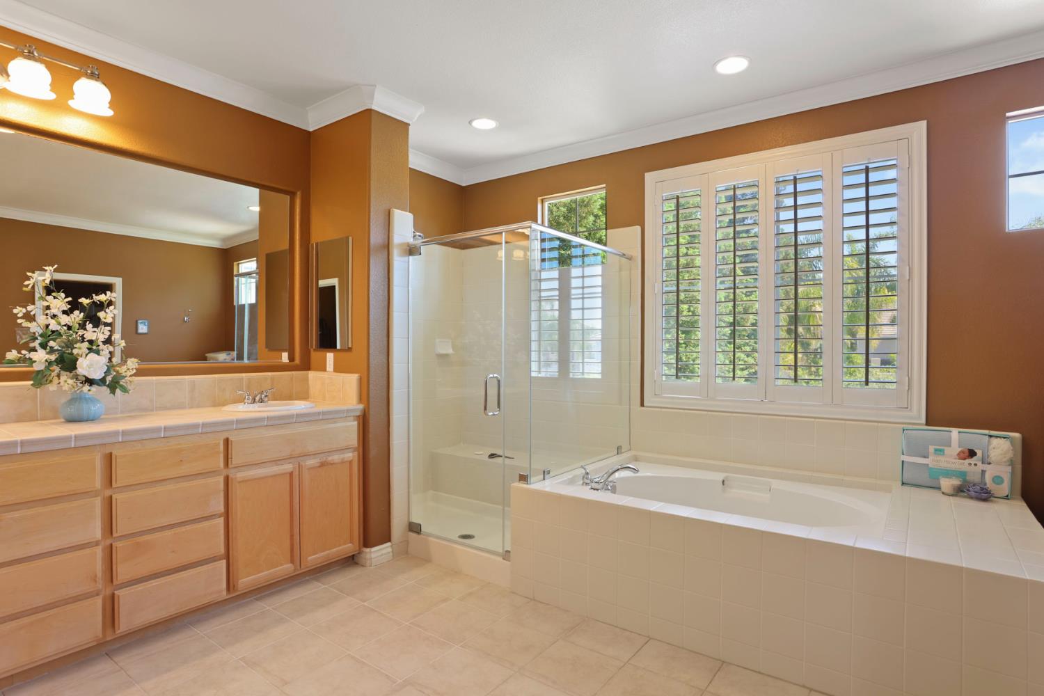 2127 Lighthouse Circle