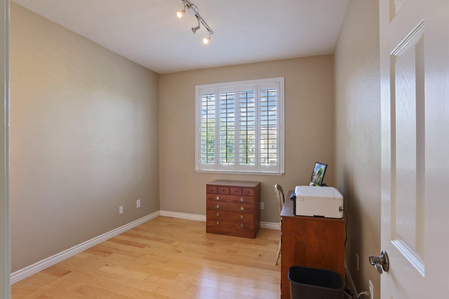 2127 Lighthouse Circle