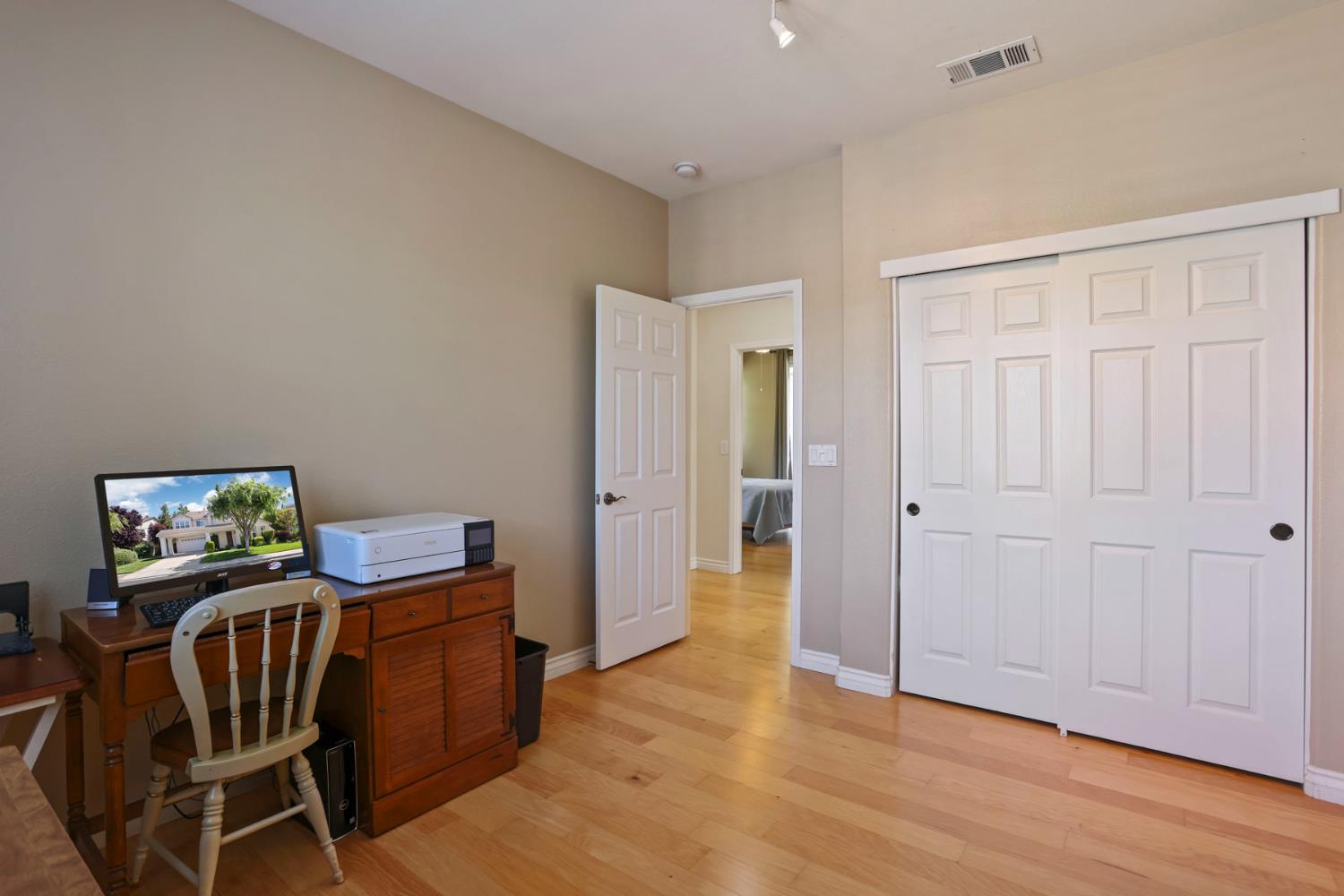 2127 Lighthouse Circle