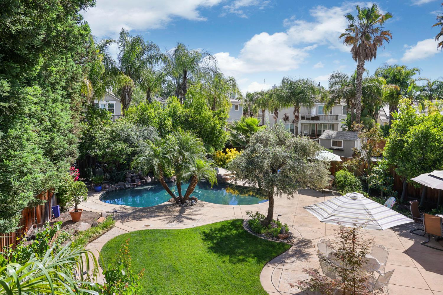 2127 Lighthouse Circle
