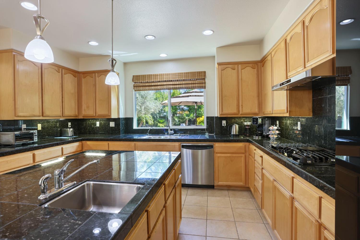 2127 Lighthouse Circle