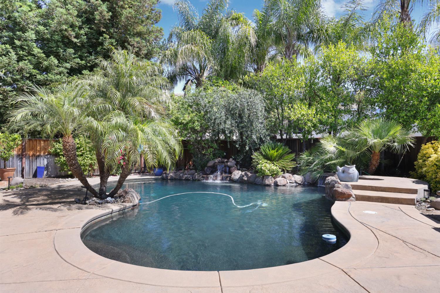 2127 Lighthouse Circle