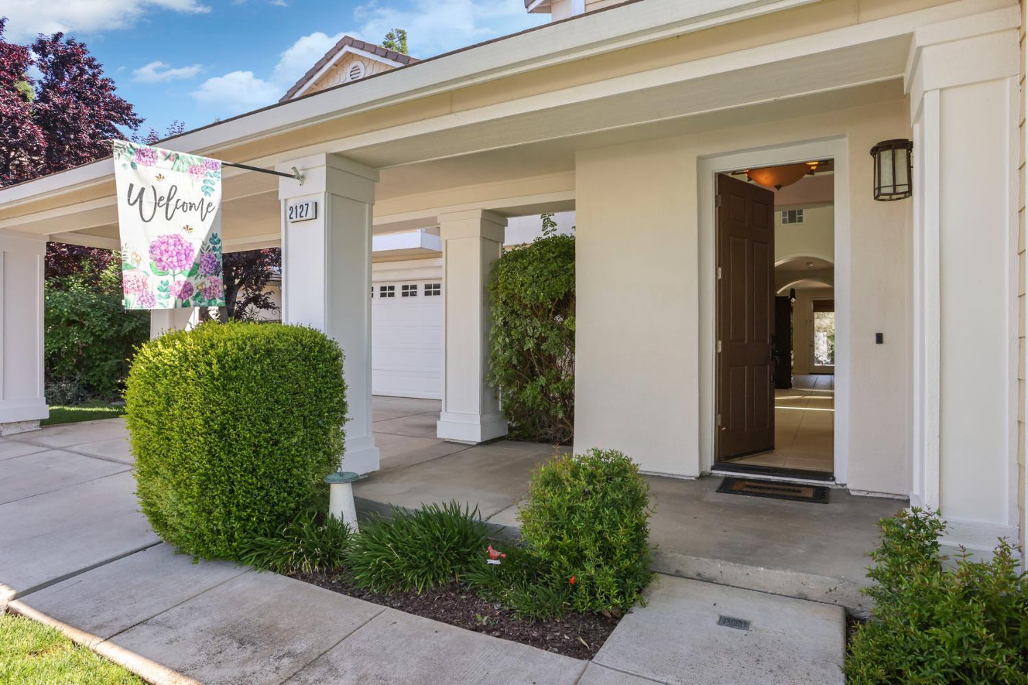 2127 Lighthouse Circle