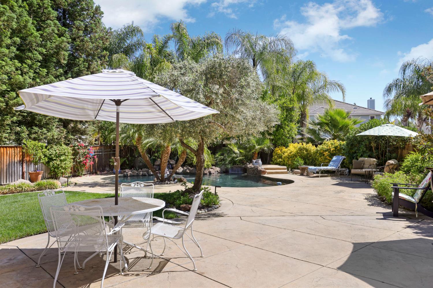 2127 Lighthouse Circle
