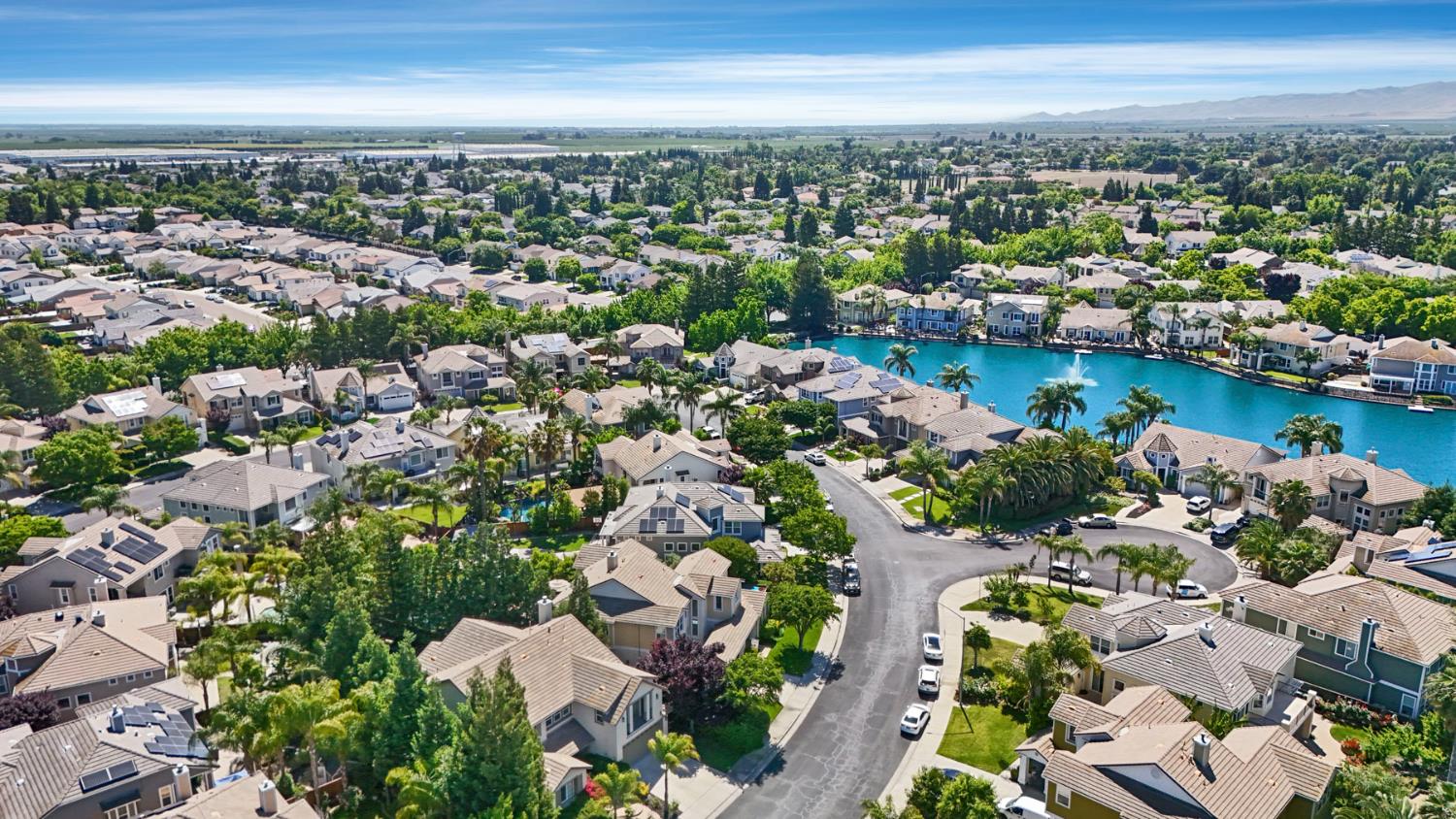 2127 Lighthouse Circle