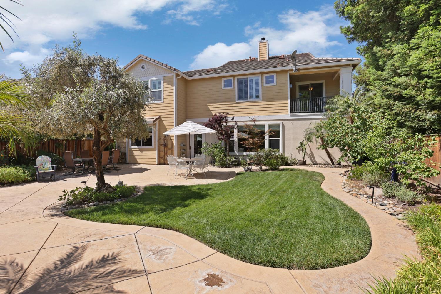 2127 Lighthouse Circle