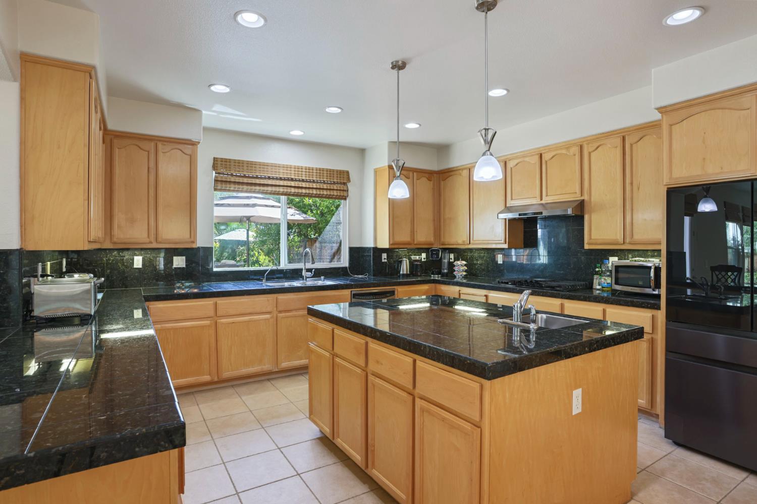 2127 Lighthouse Circle