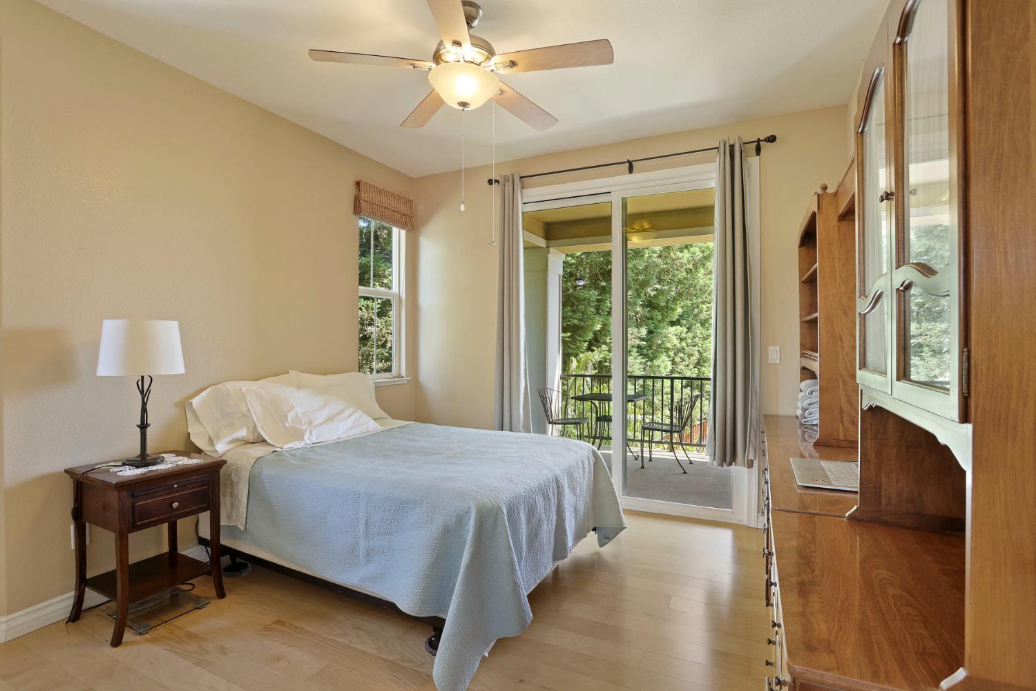 2127 Lighthouse Circle