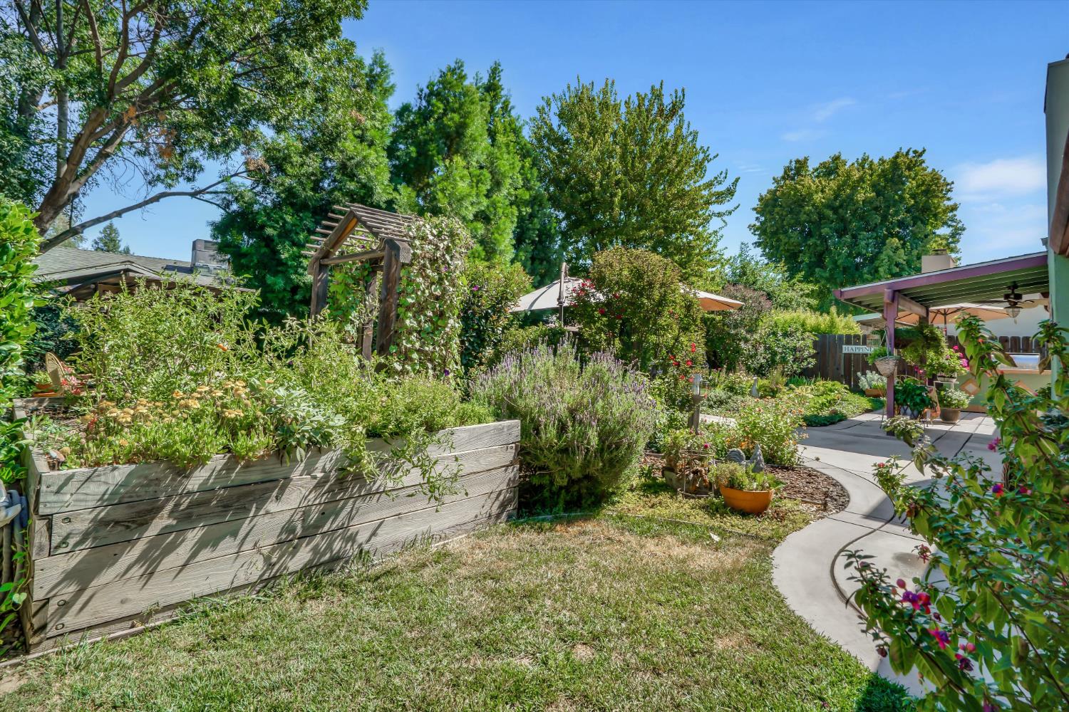 495 Mahogany Lane