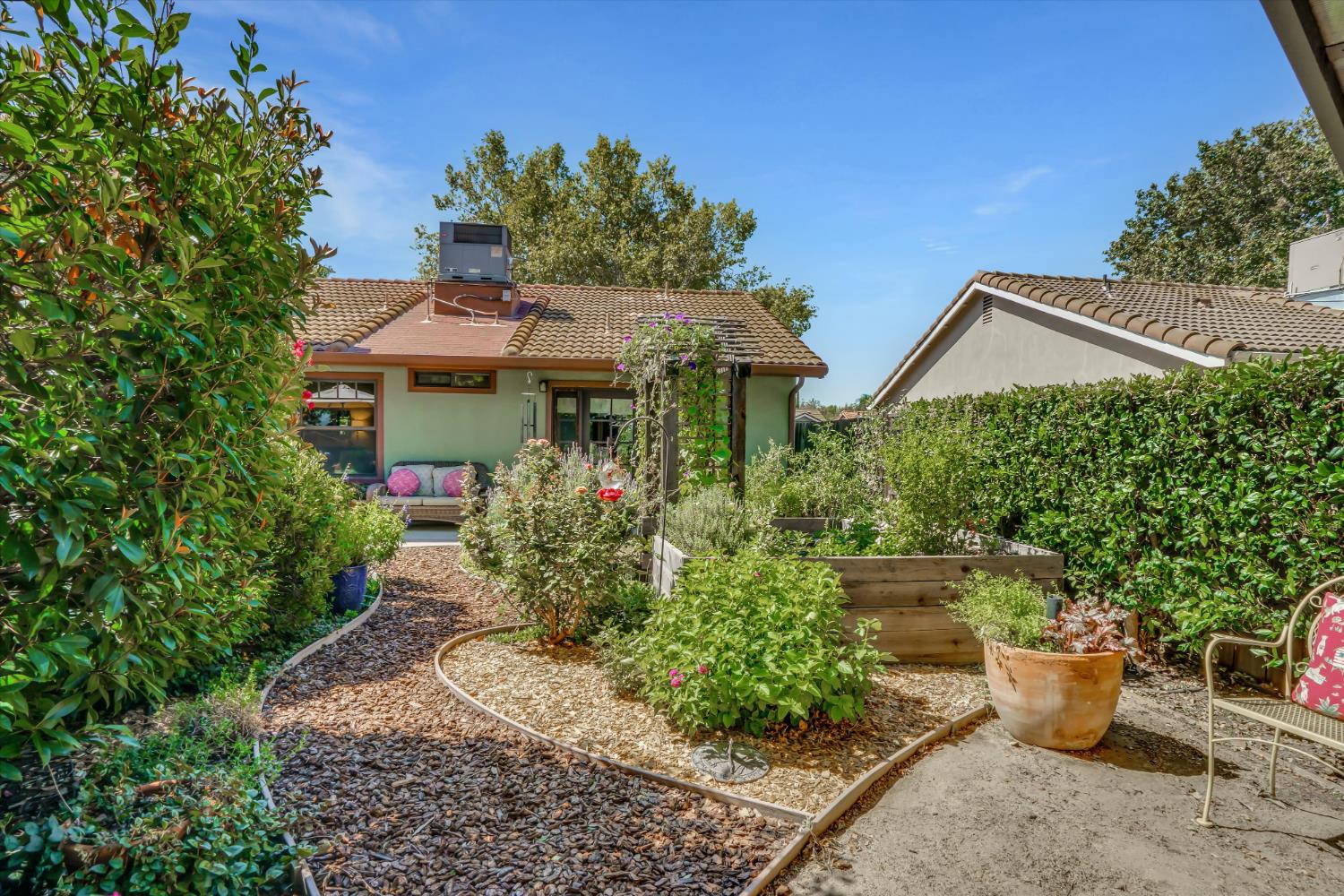 495 Mahogany Lane