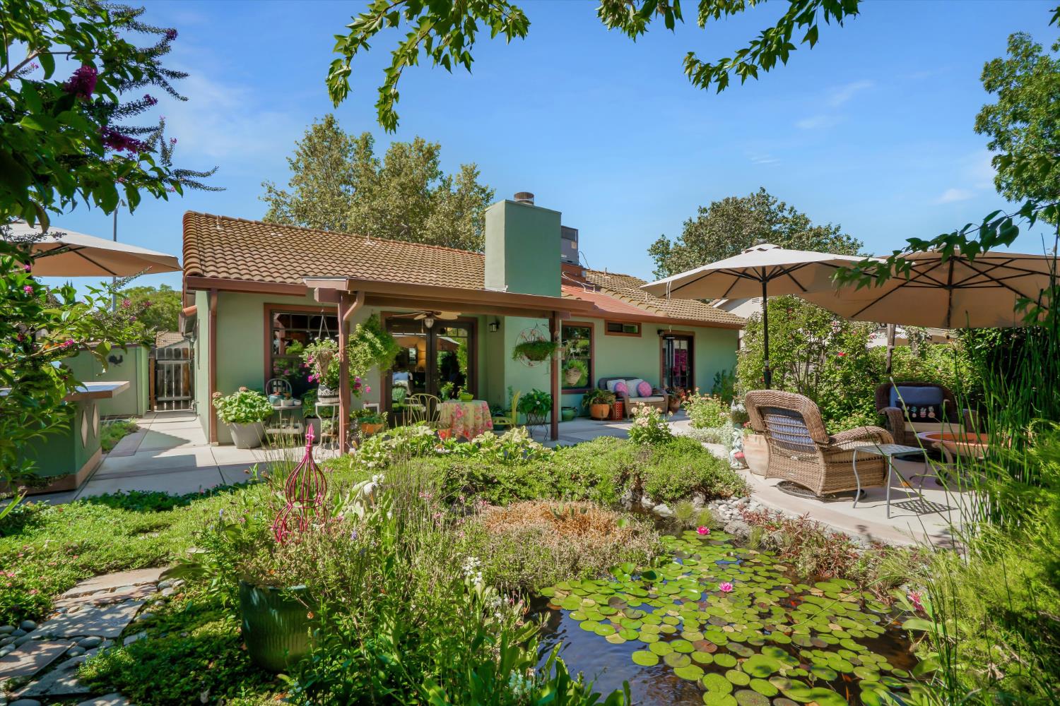 495 Mahogany Lane