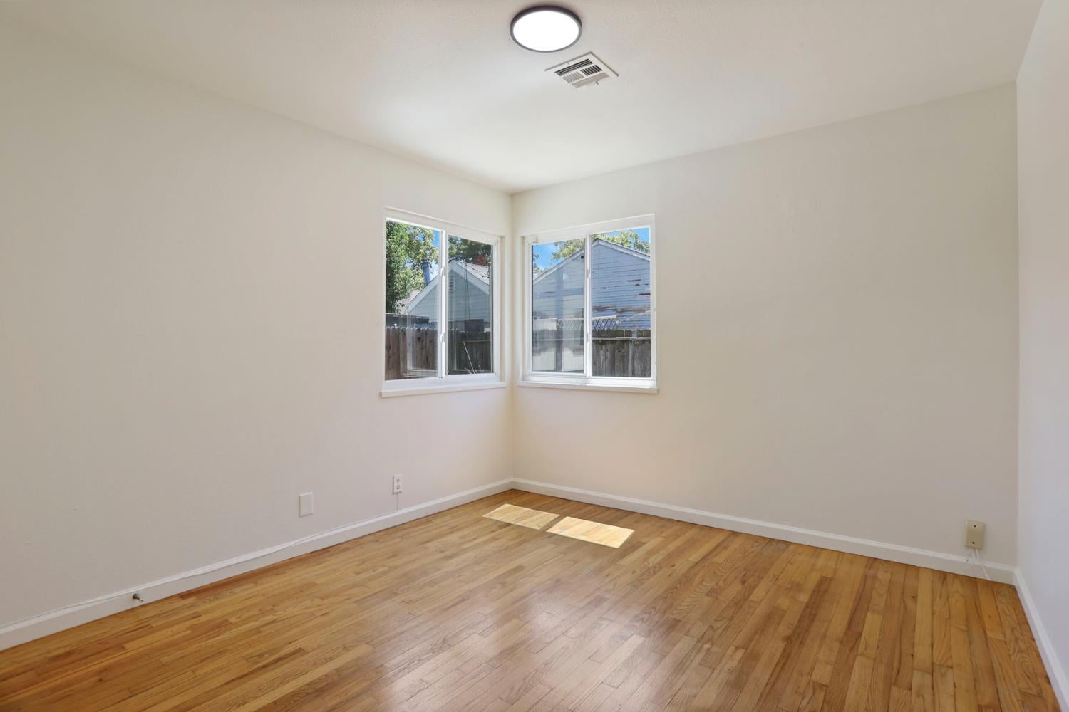 1420 W Walnut Street