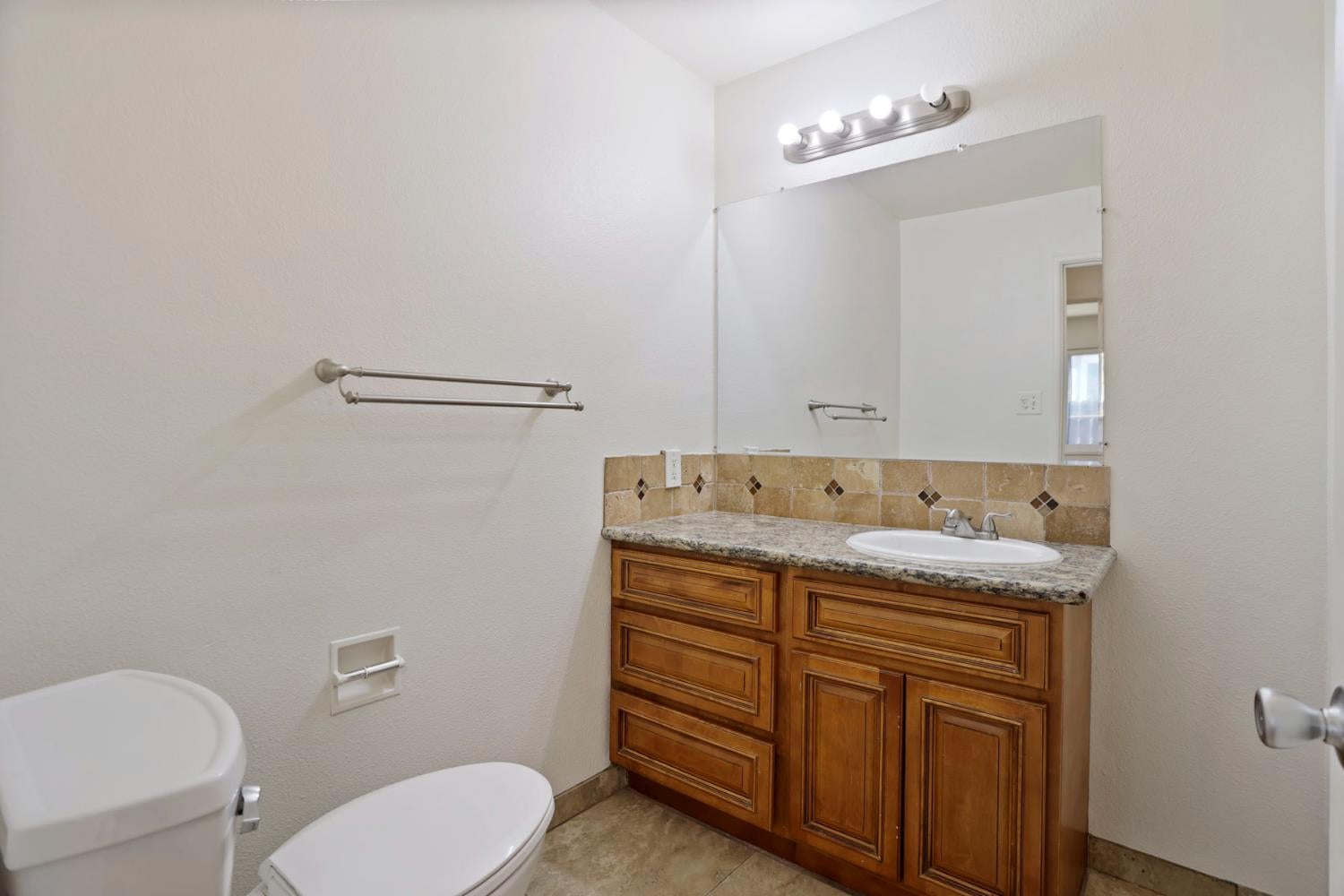 1420 W Walnut Street