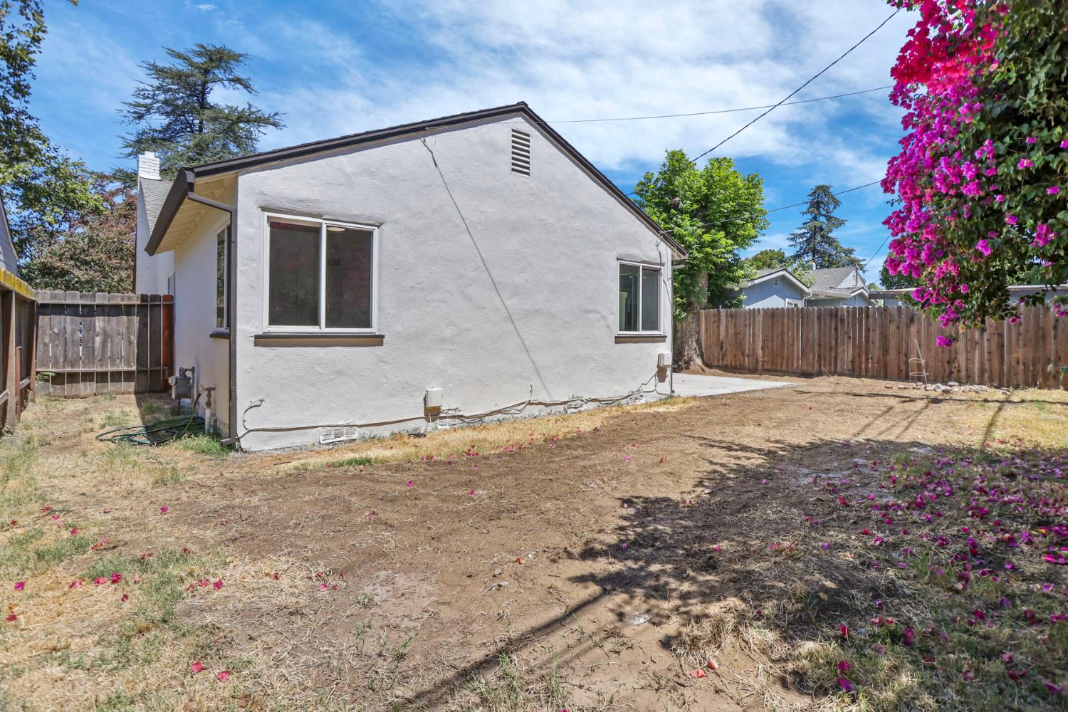 1420 W Walnut Street