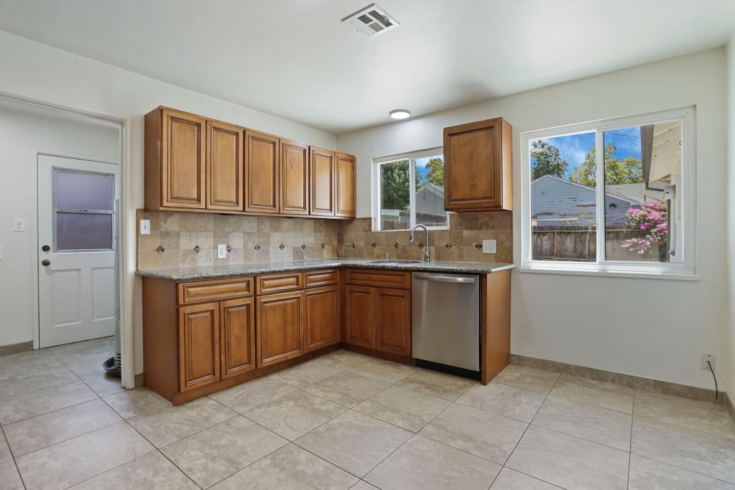 1420 W Walnut Street