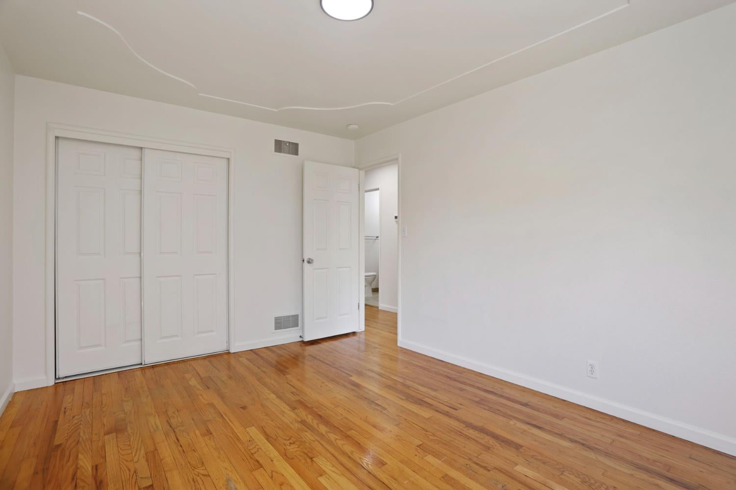 1420 W Walnut Street