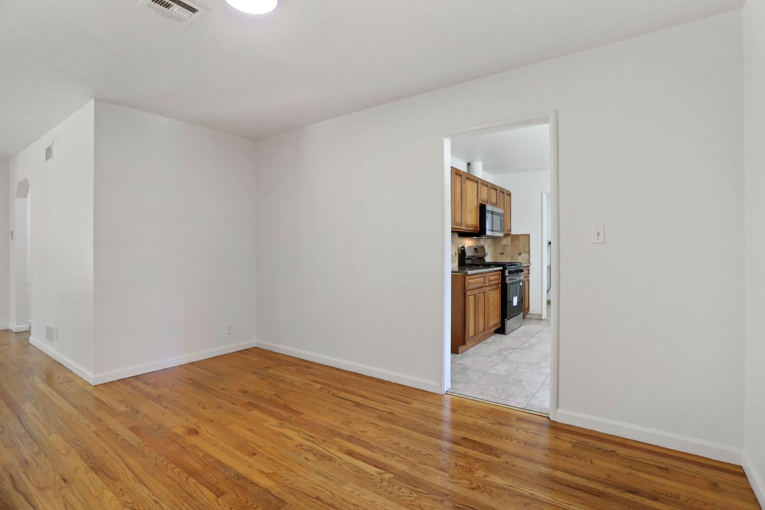 1420 W Walnut Street