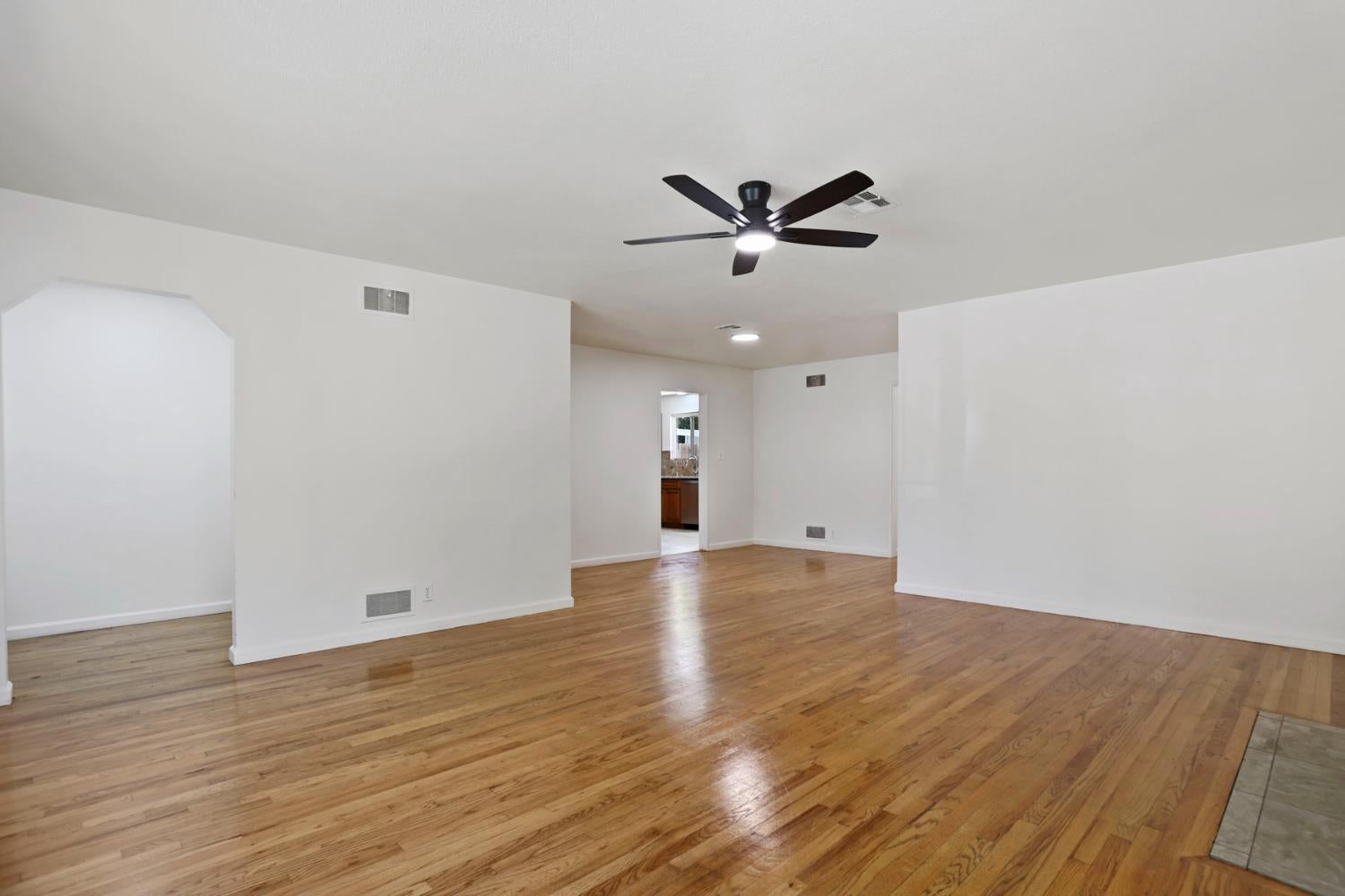 1420 W Walnut Street
