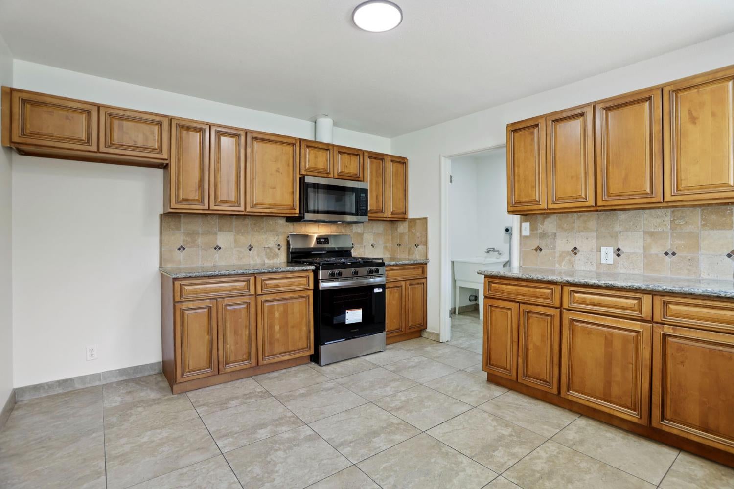 1420 W Walnut Street