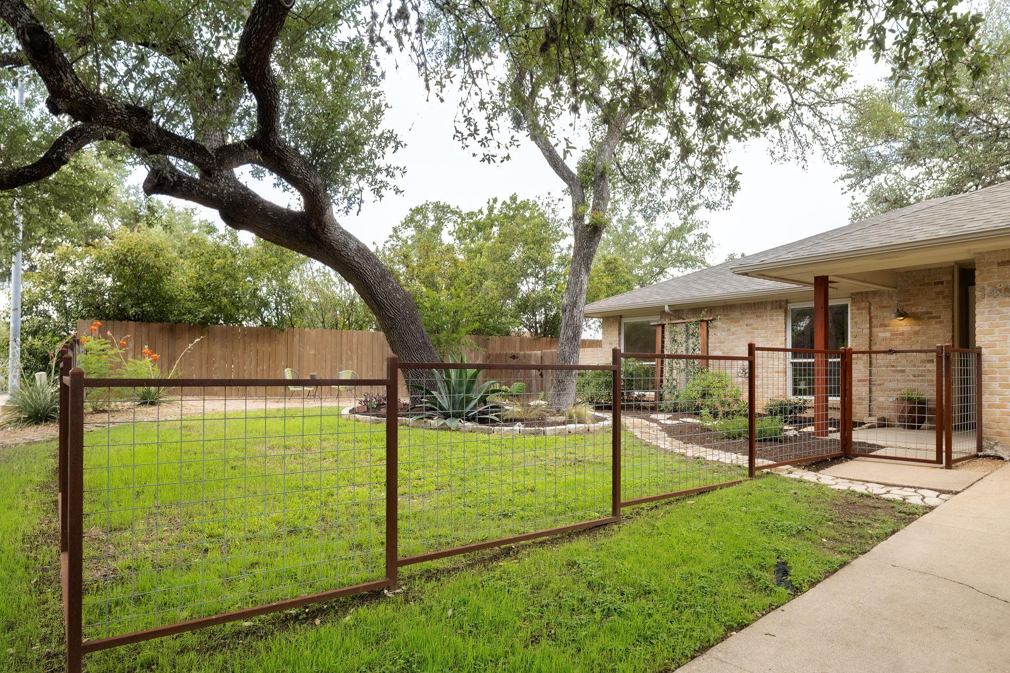 1406 Radam CIR